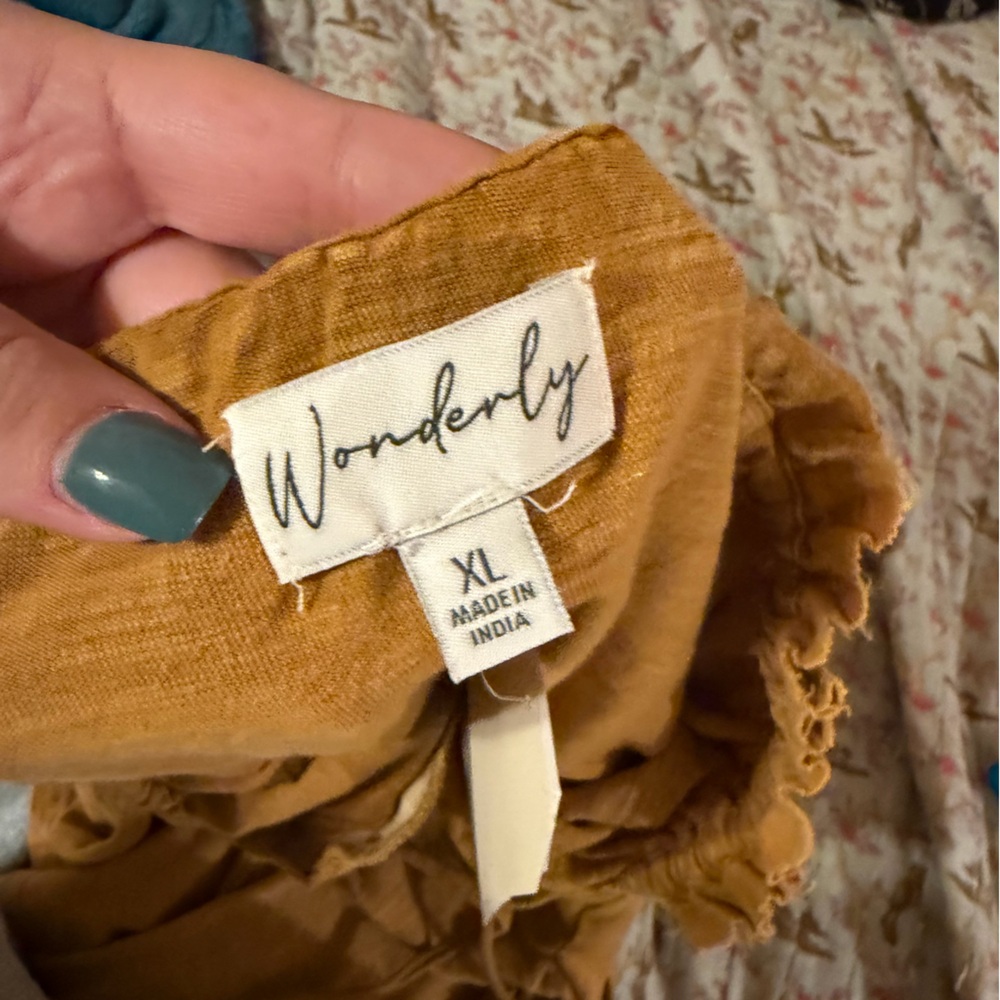 NWT Mustard Ruffle Peasant Top - Picture 5 of 6